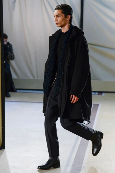 Look 27